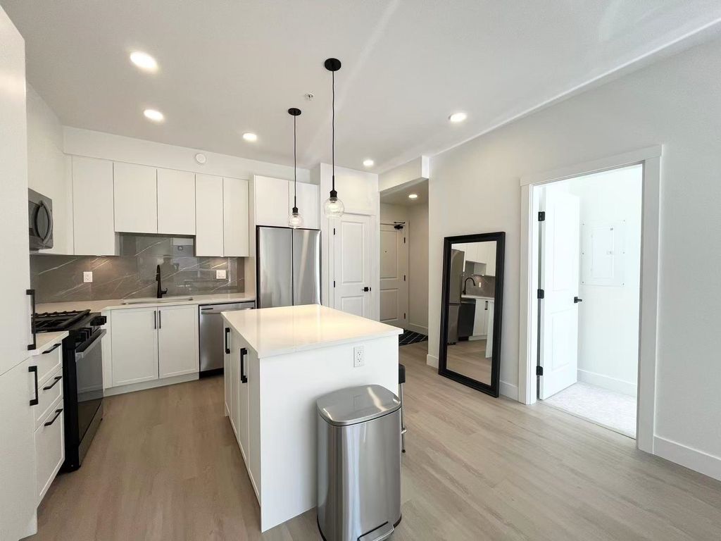 listing image 1101215061965046575