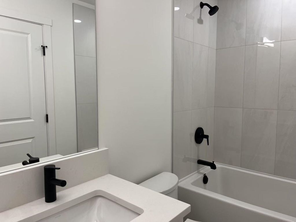 listing image 1102342012028157486