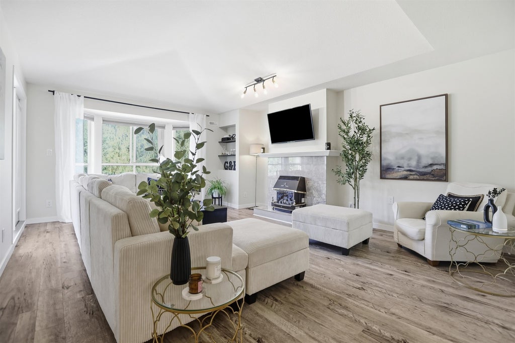 Photo of 6440 197 Street #304, Langley, BC V2Y 1H9 (MLS # R3165638)