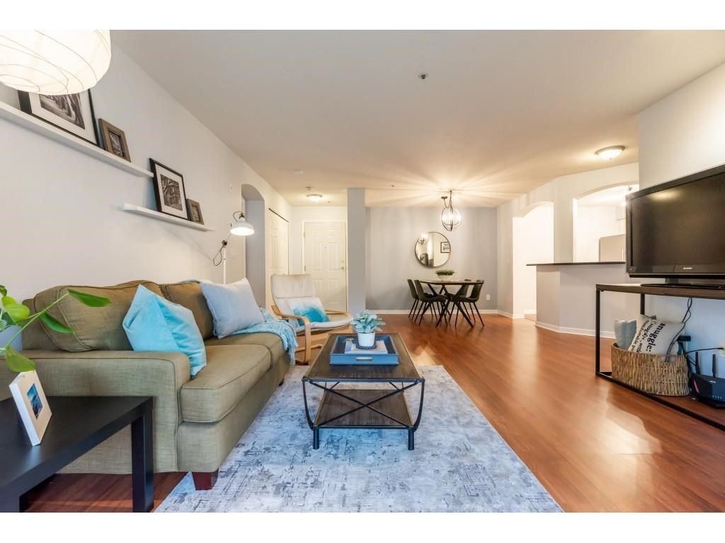 listing image 1109638244220189942