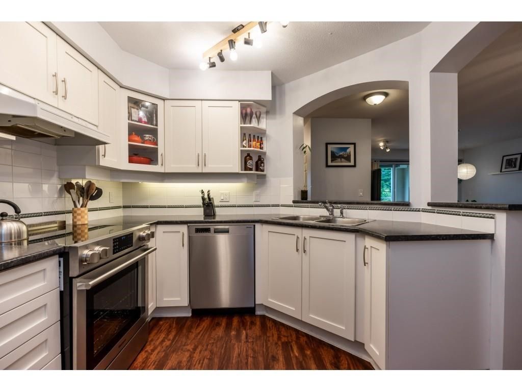 listing image 1100622815076809085