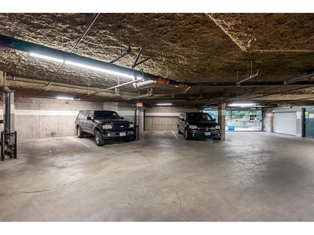 listing image 1107360206172632880