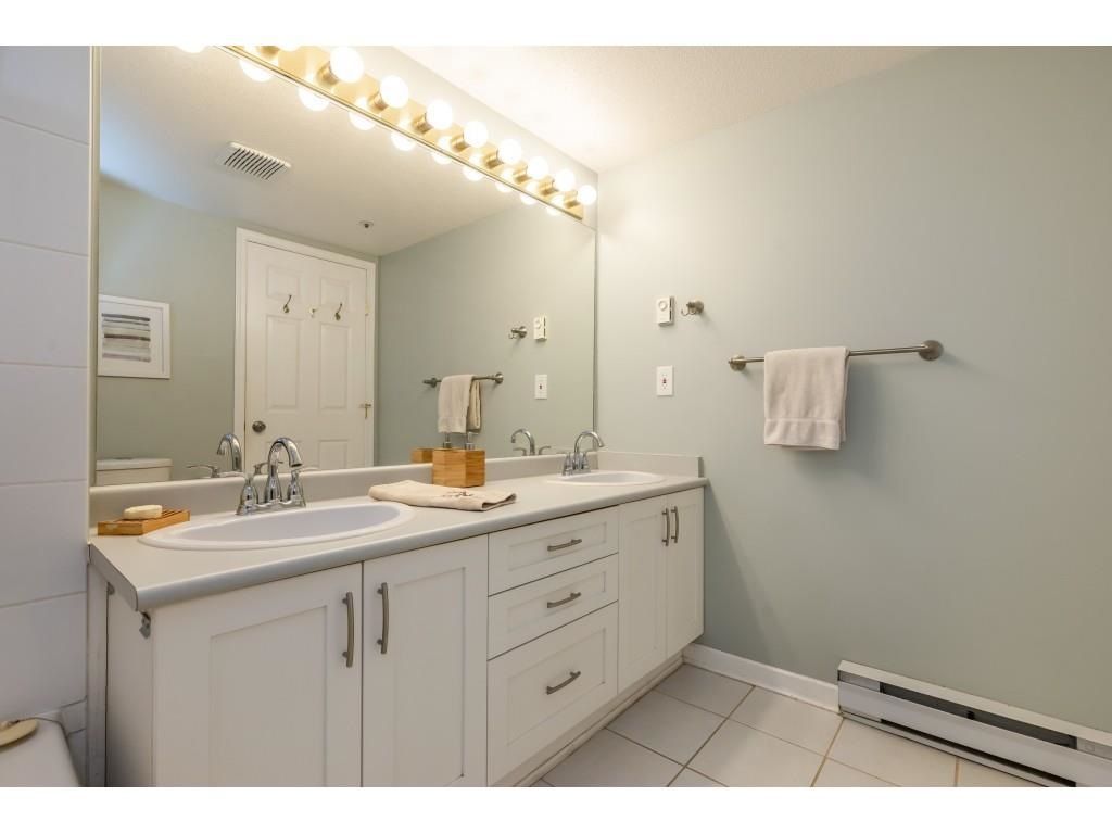 listing image 1108518991706316930