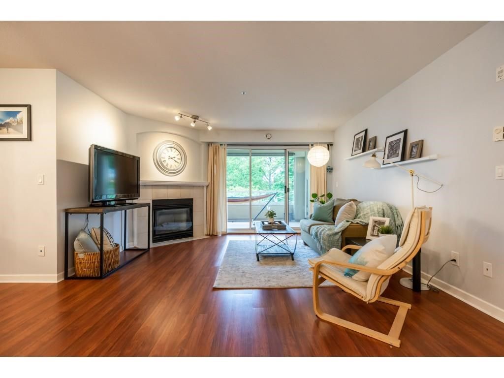 listing image 1108422234515198259