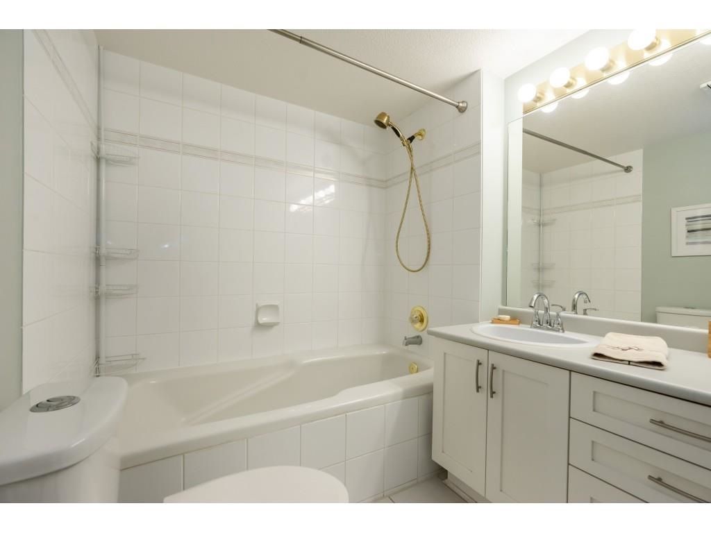 listing image 1106150592857460035
