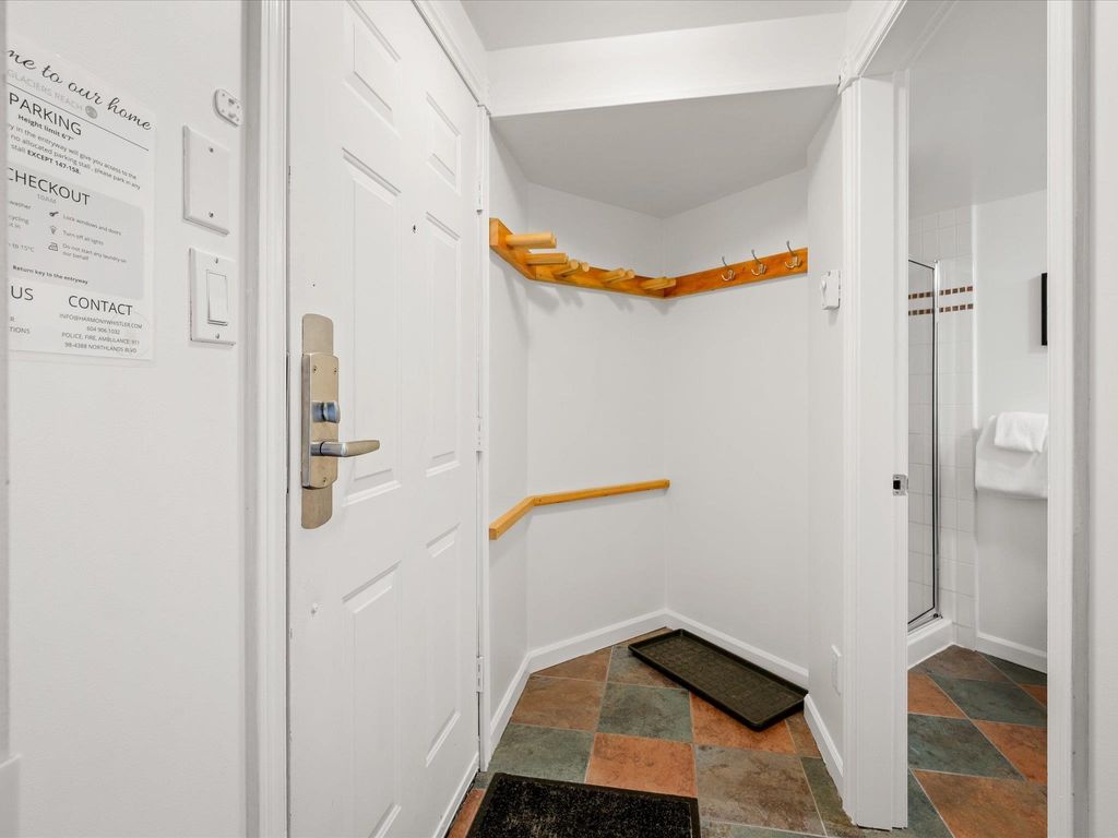 listing image 1102730148242349250