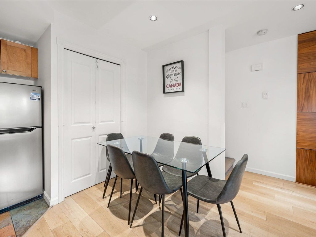 listing image 1101818190258209533