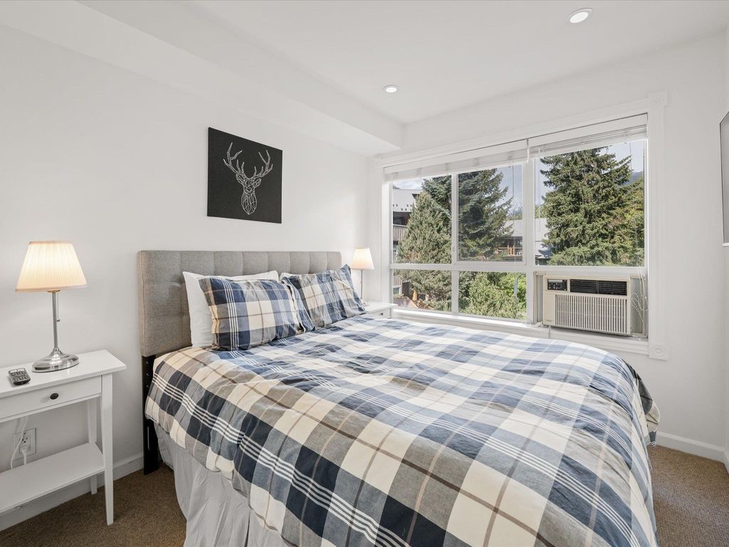 listing image 1106937058848404033