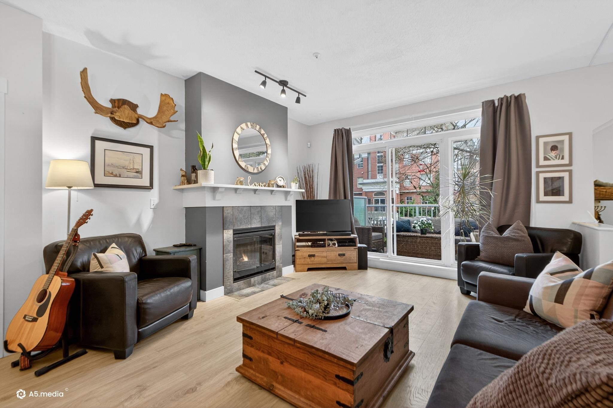 2422 Hawthorne Avenue 86