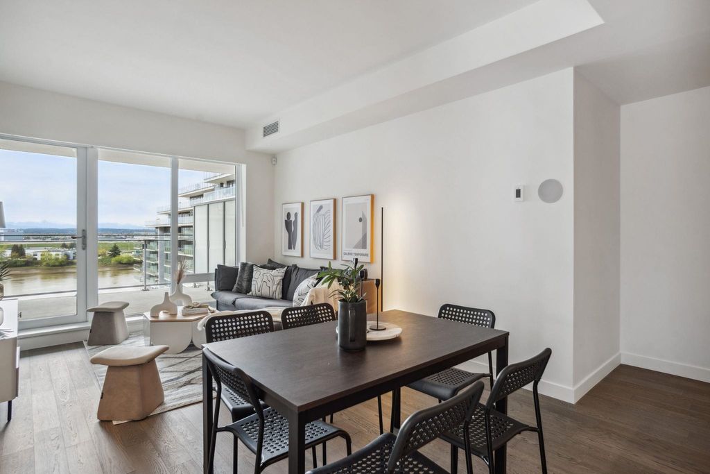 listing image 1101967108633743674