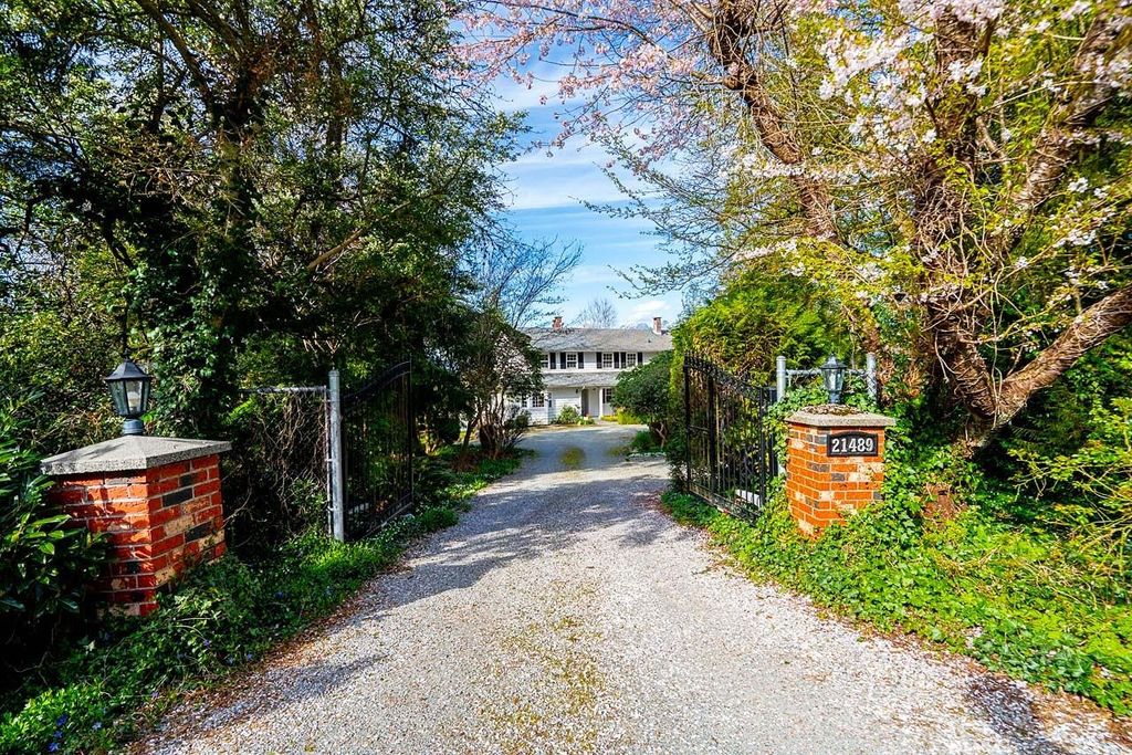 Photo of 21489 Cherry Place, Maple Ridge, BC V2X 4L5 (MLS # R3109924)