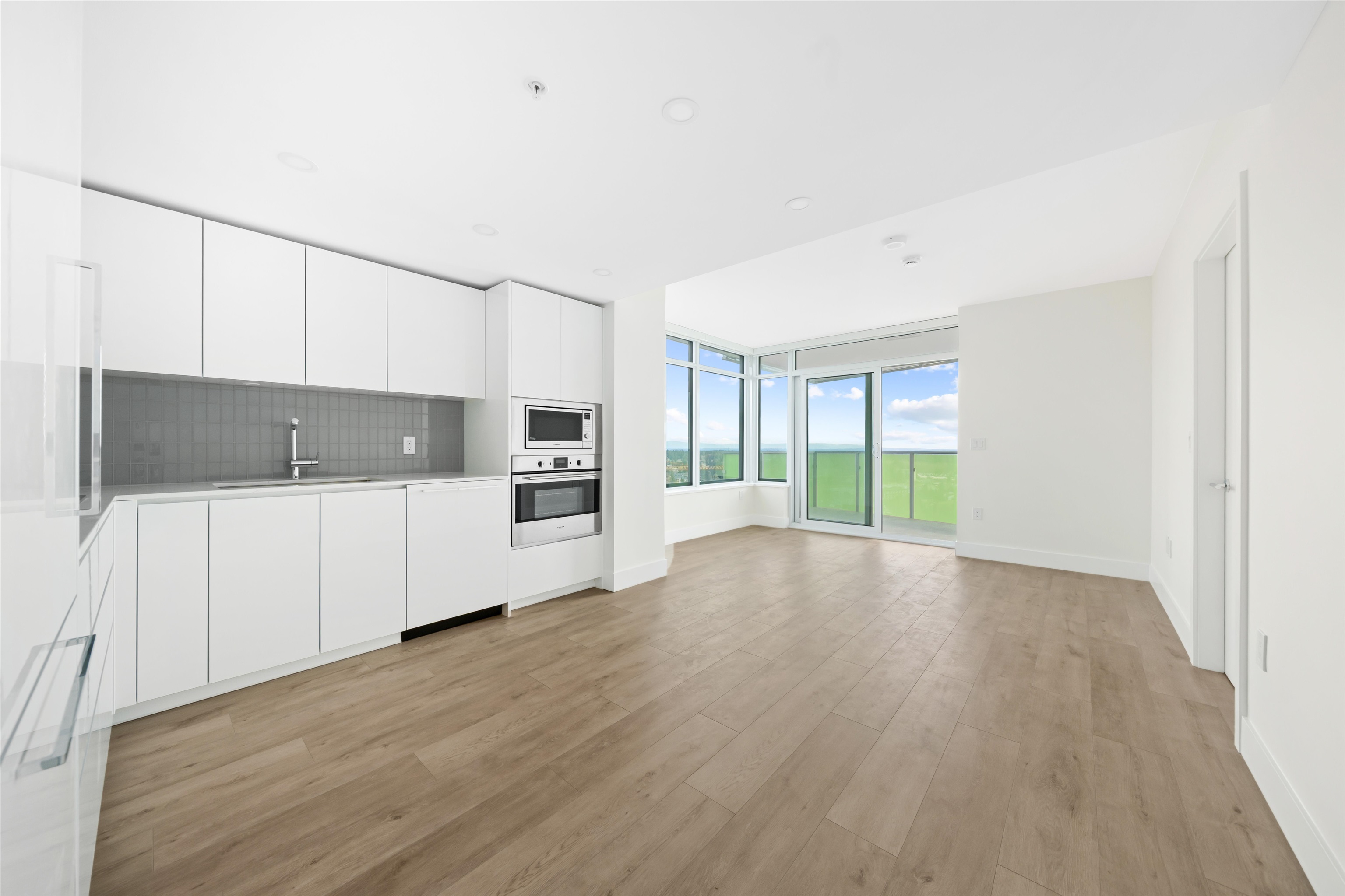 10428 Whalley Boulevard 2502