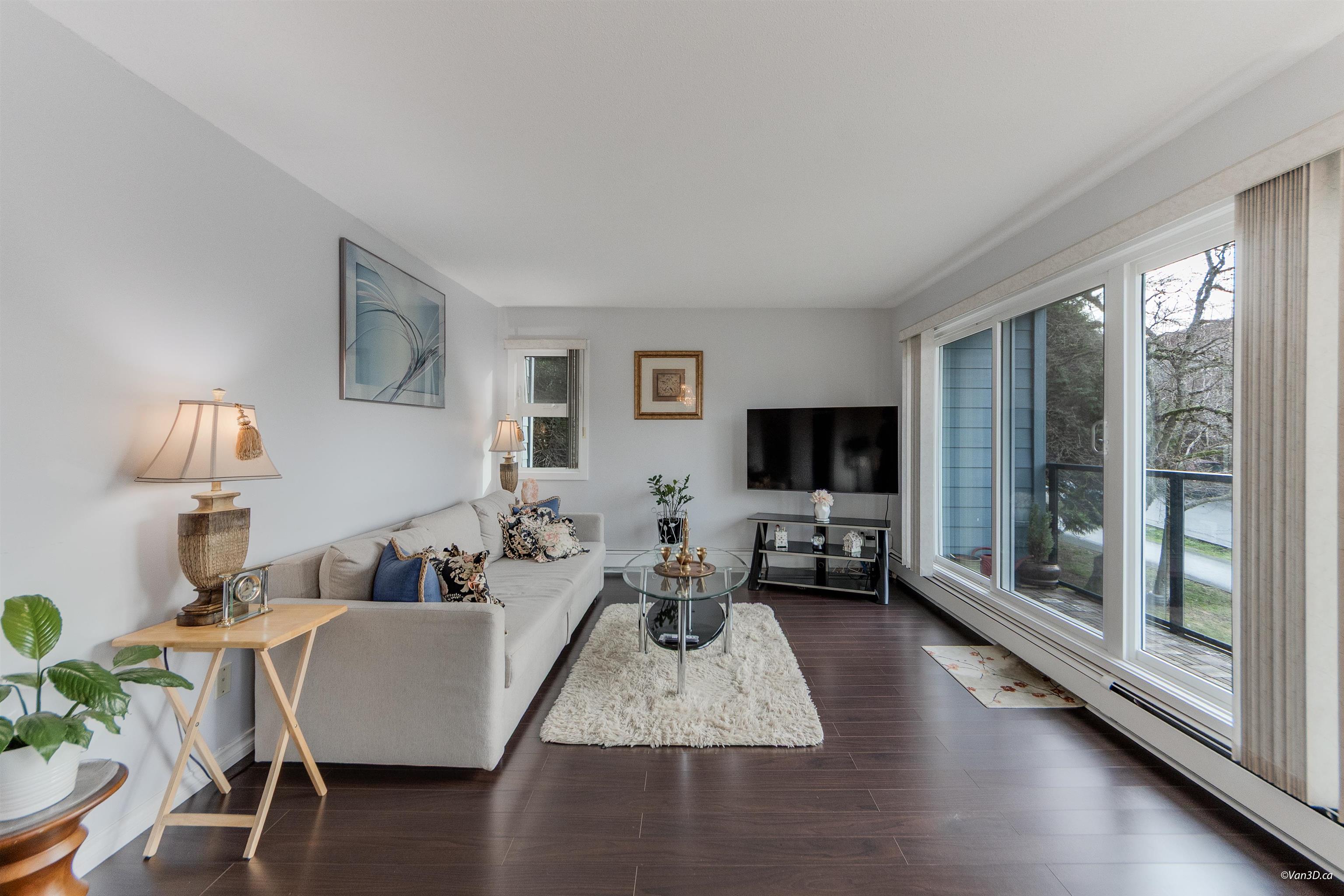 156 W 21st Street 208