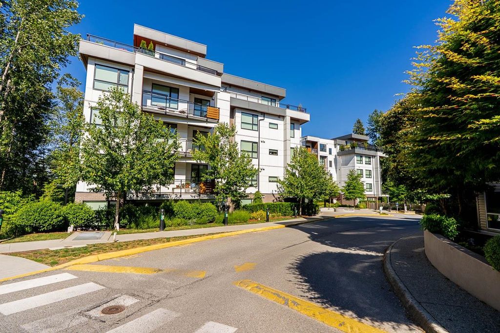 Photo of 3182 Gladwin Road #411, Abbotsford, BC V2T 6R7 (MLS # R3132110)