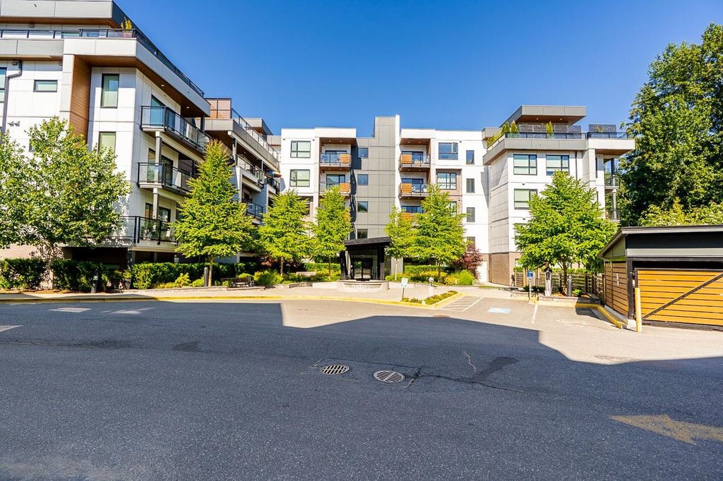Photo of 3182 Gladwin Road #411, Abbotsford, BC V2T 6R7 (MLS # R3132110)