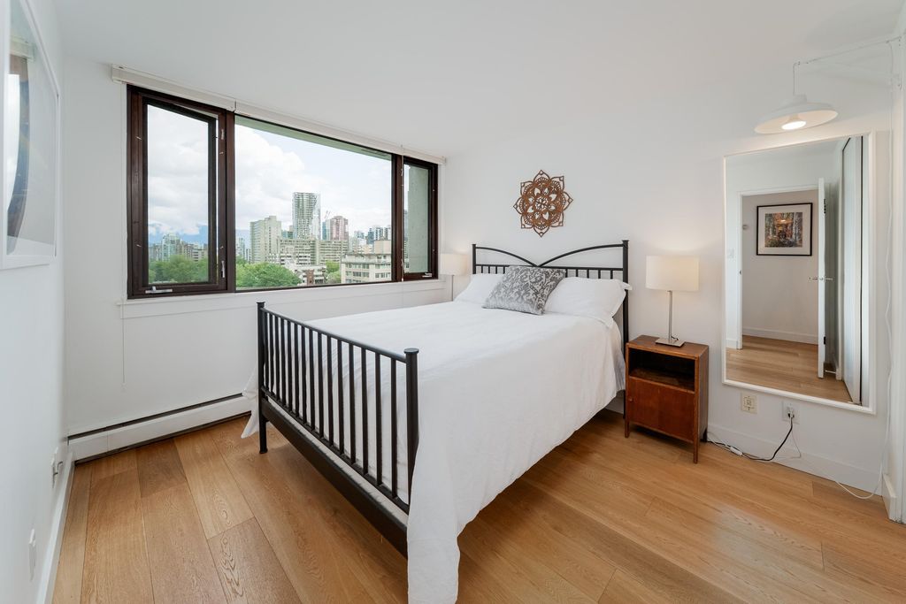 listing image 1106797492512067588