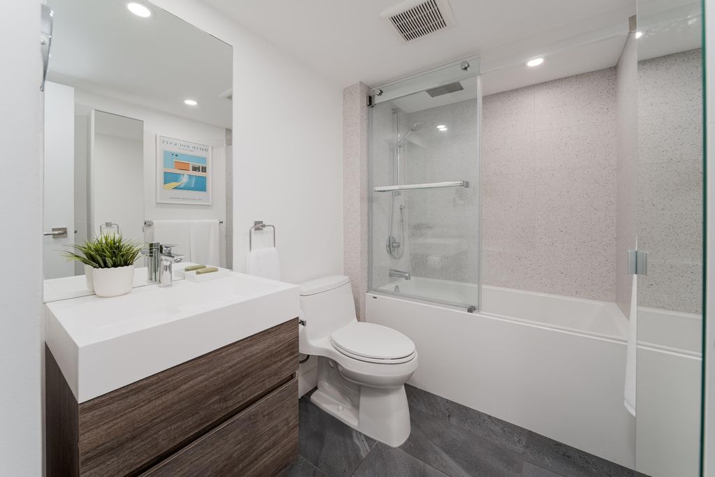 listing image 1107399159946300936