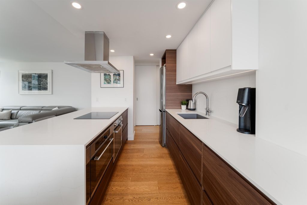 listing image 1102934441151465594