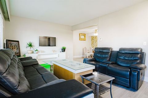 11901 89a Avenue 202 Delta BC V4C 3G8