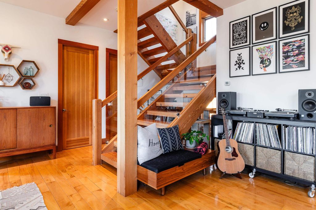 listing image 1102434216877222429