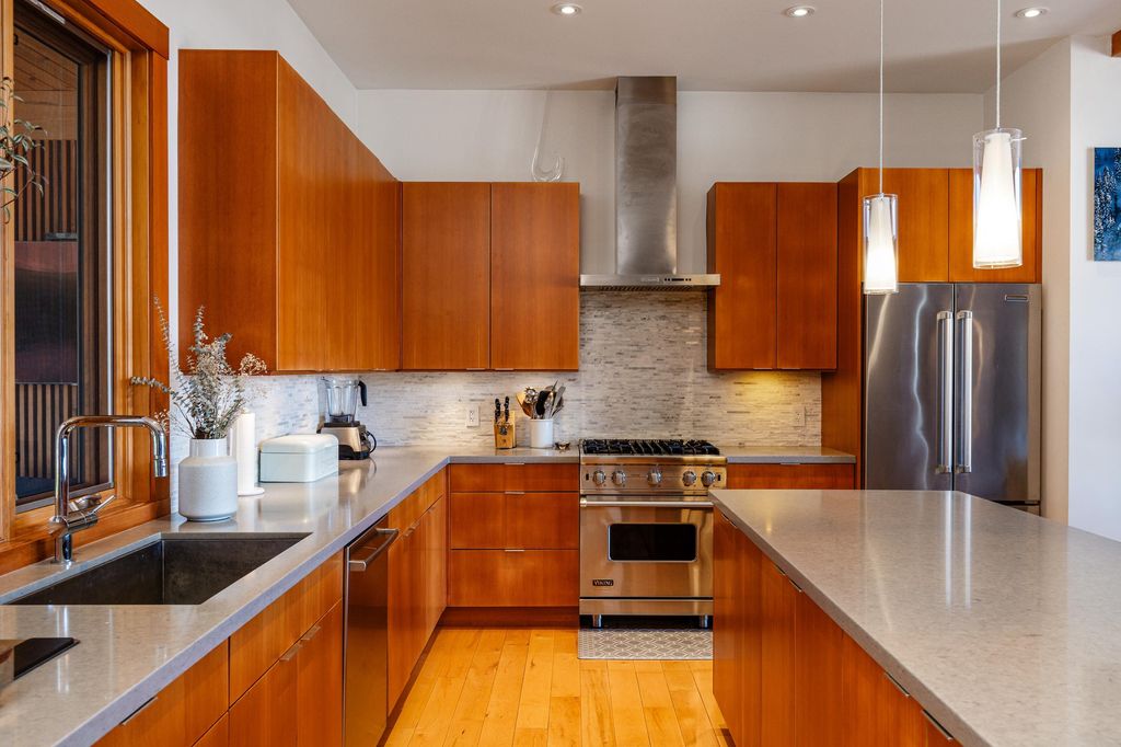 listing image 1109304419694417904
