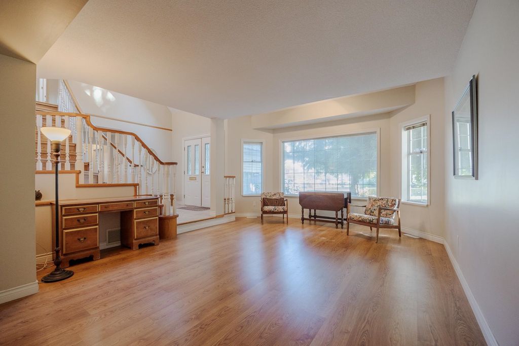 listing image 1100726849001493347