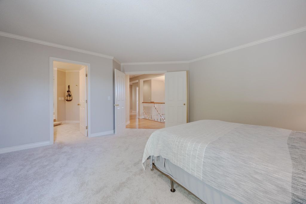 listing image 1100567972143933566