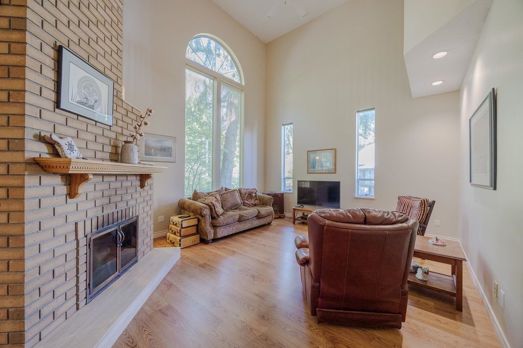 listing image 1108575942540573212