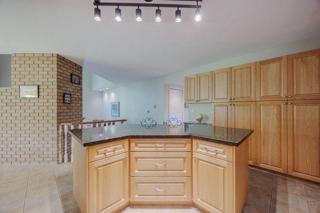 listing image 1102193990652398412