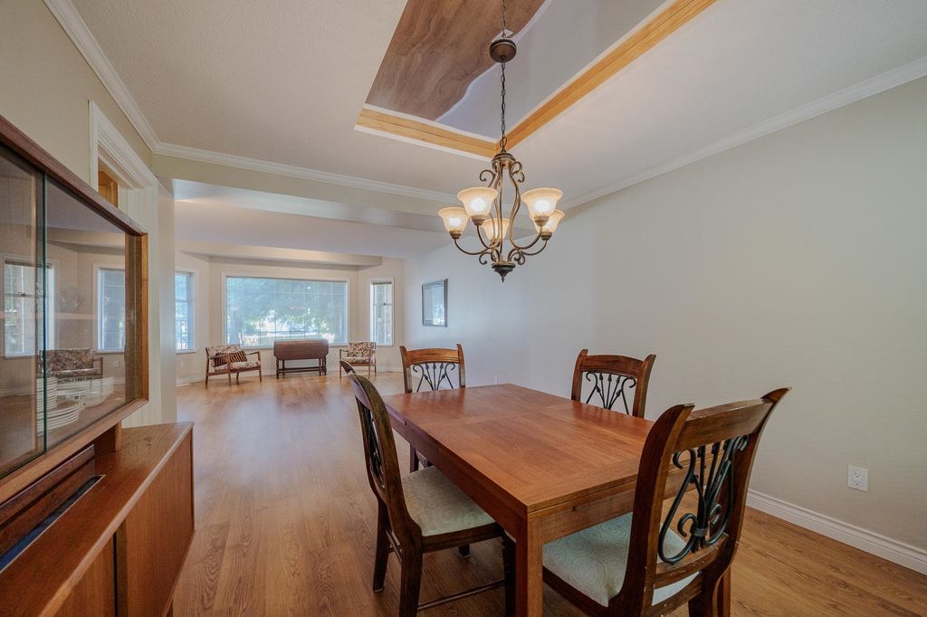 listing image 1108810383715968436