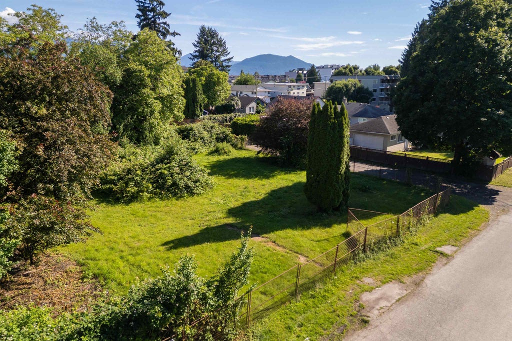 Photo of 46130 Cleveland Avenue, Chilliwack, BC V2P 2X4 (MLS # R3134757)