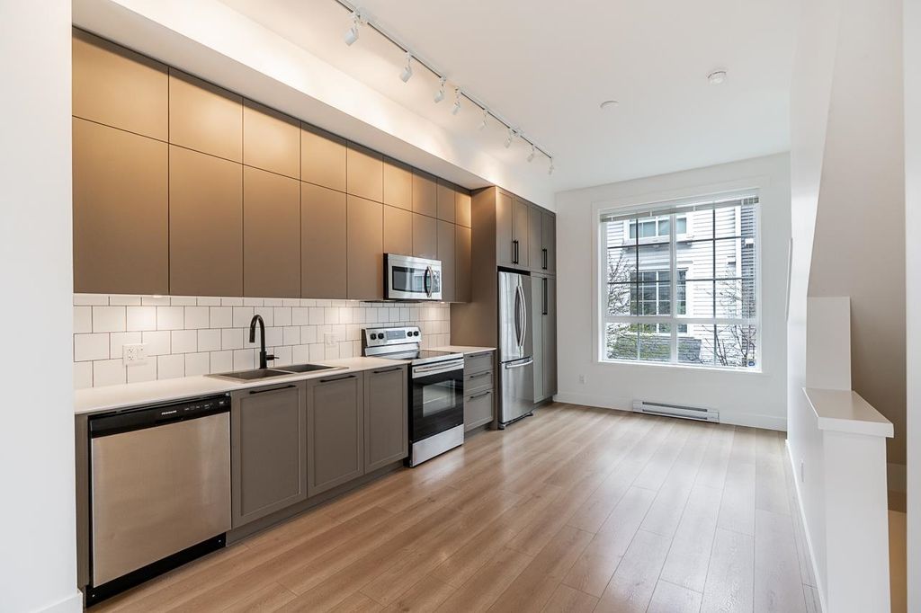 Photo of 2838 Livingstone Avenue #28, Abbotsford, BC V2T 0J1 (MLS # R3110974)