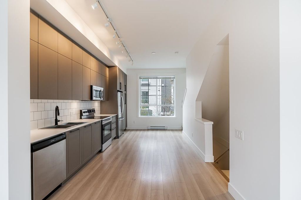 Photo of 2838 Livingstone Avenue #28, Abbotsford, BC V2T 0J1 (MLS # R3110974)