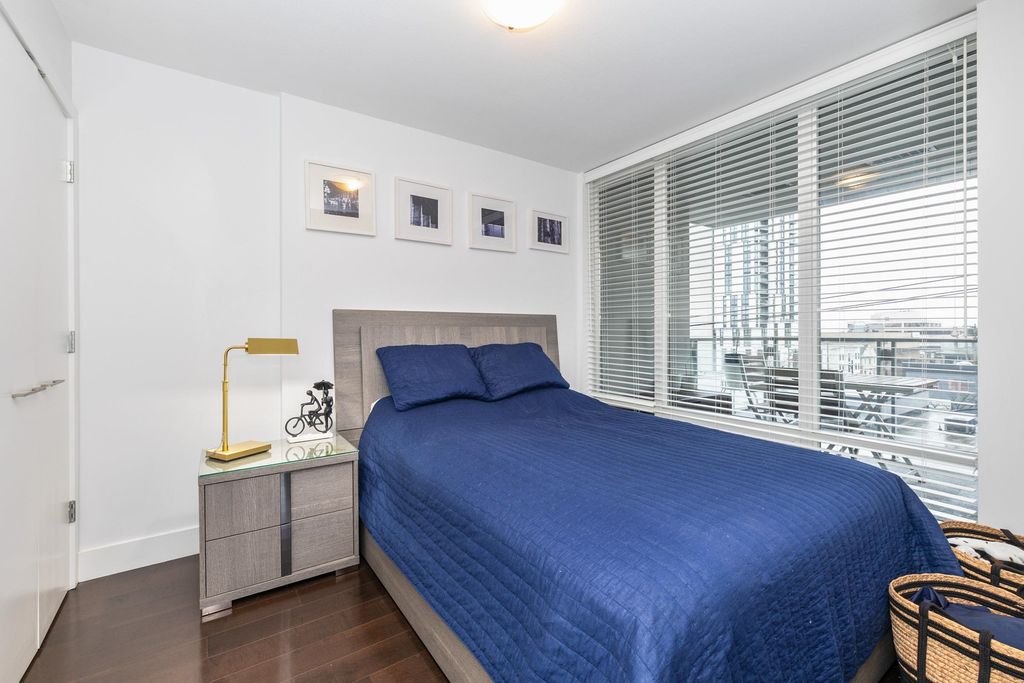 listing image 1100360745623042731