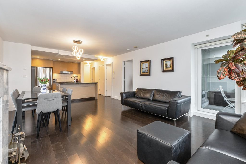 listing image 1106775793626866330