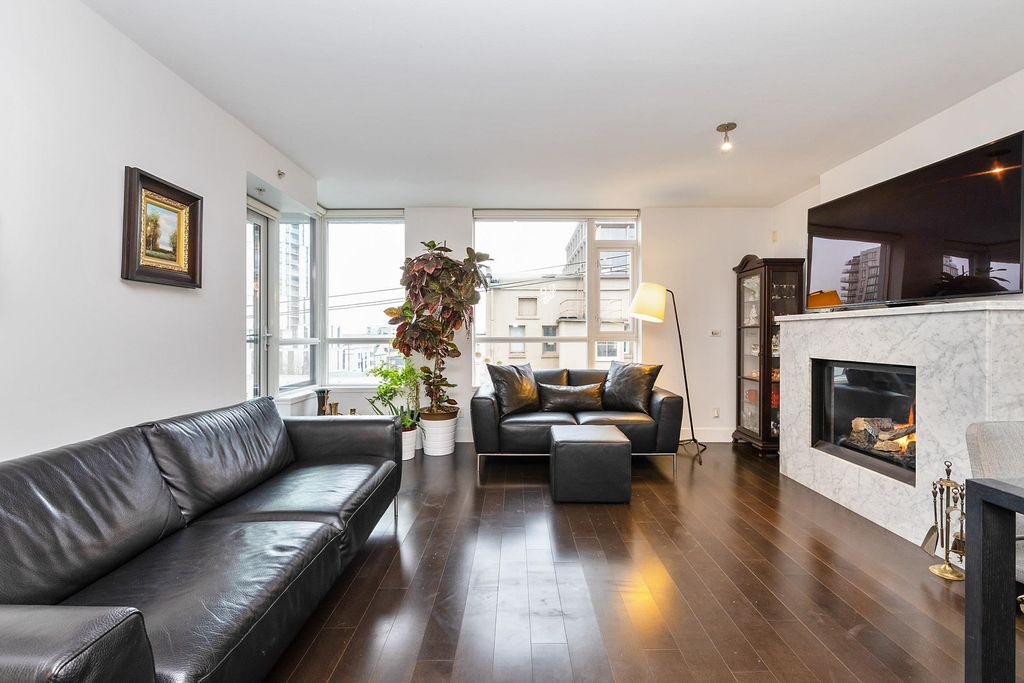 listing image 1100232125667001086