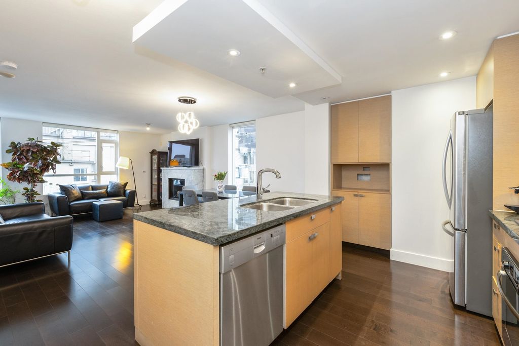 listing image 1102670154092811941