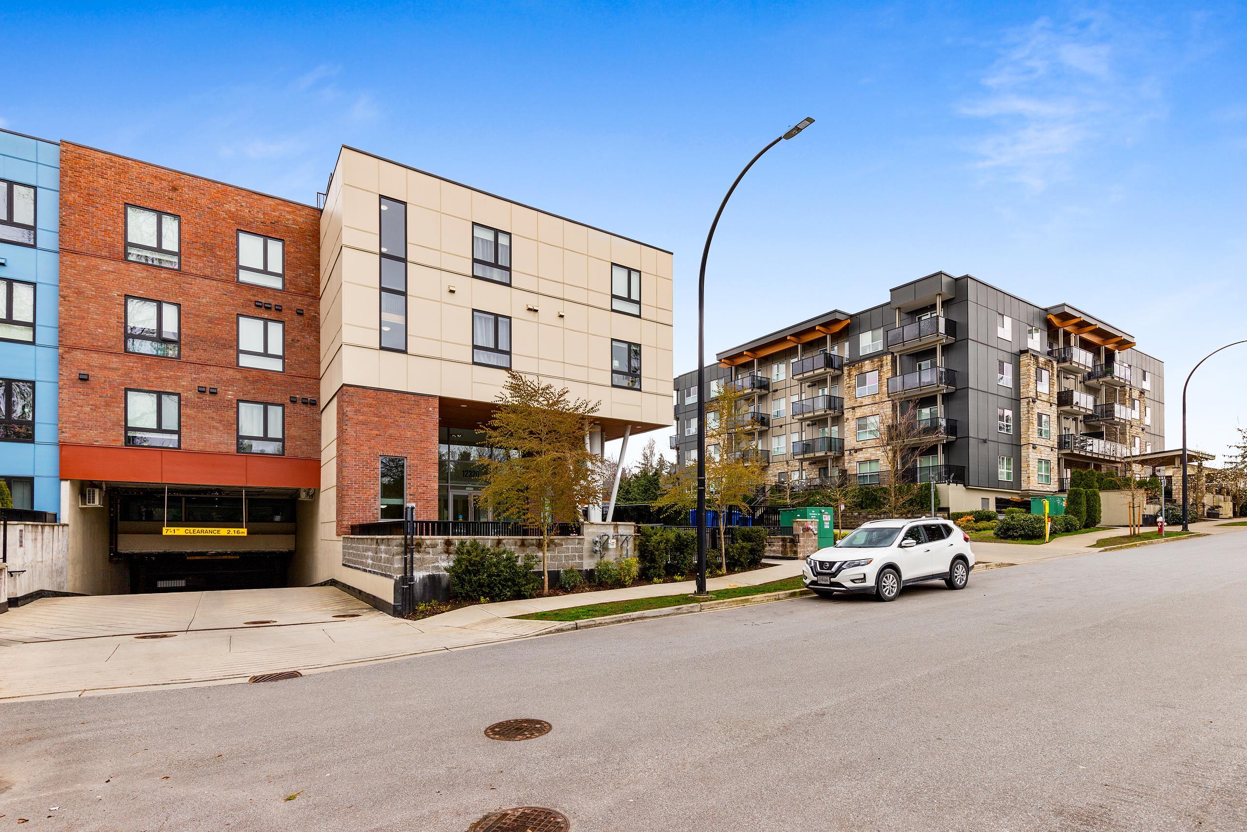 12320 222 Street PH10