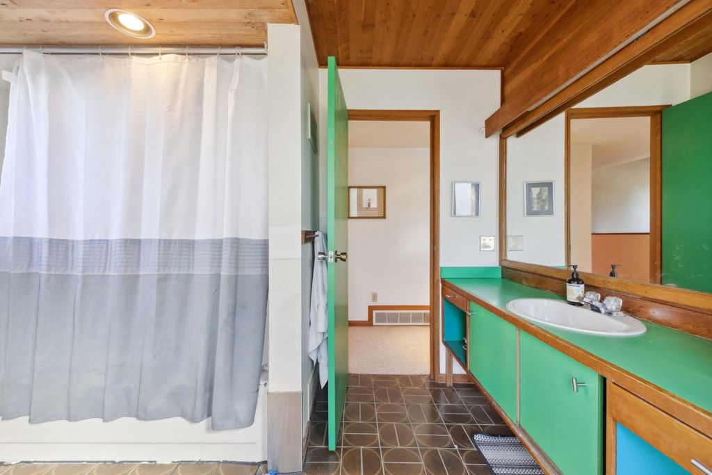 listing image 1107336244273909524