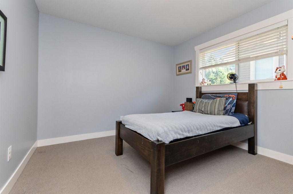 listing image 1105797399733859877