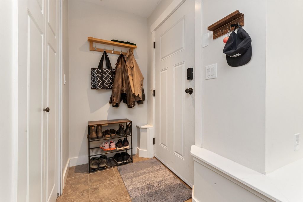 listing image 1108906852667436769
