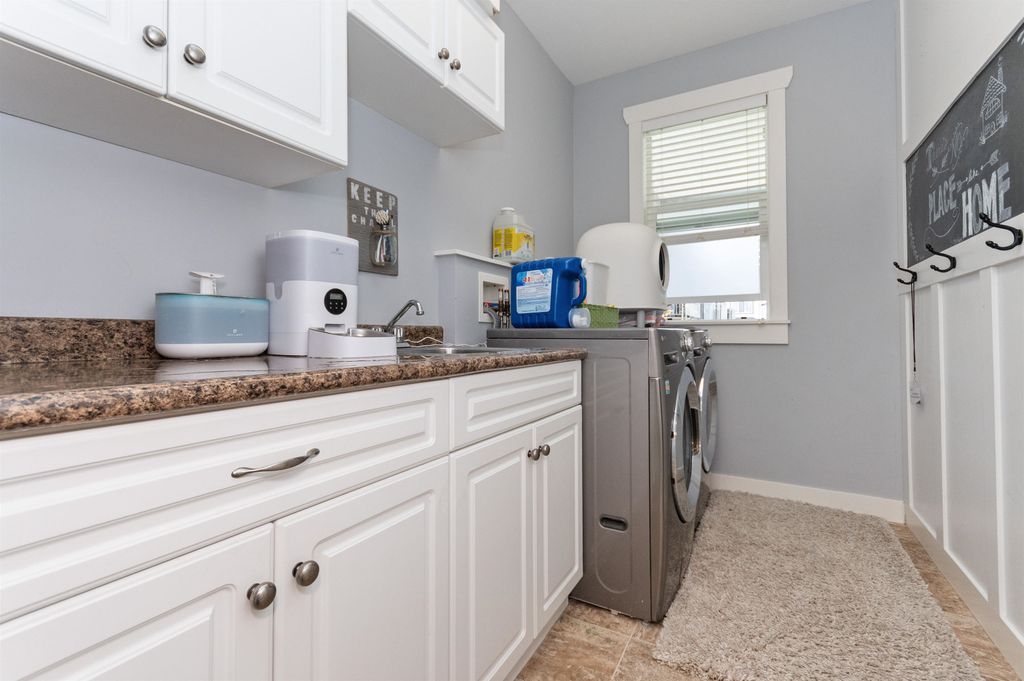 listing image 1103669170938086914