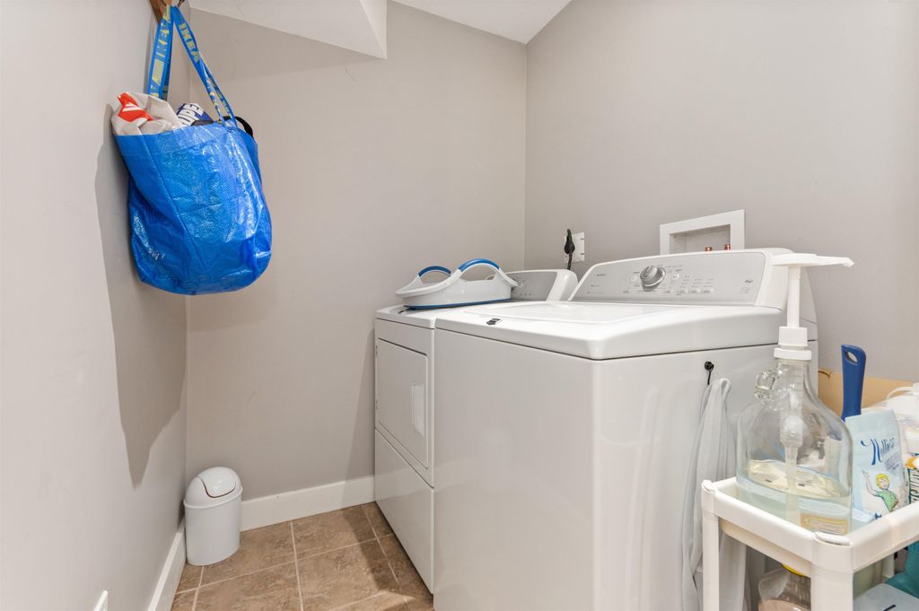 listing image 1107042454755636872