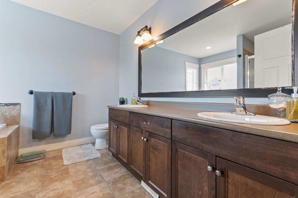 listing image 1102782840616758343