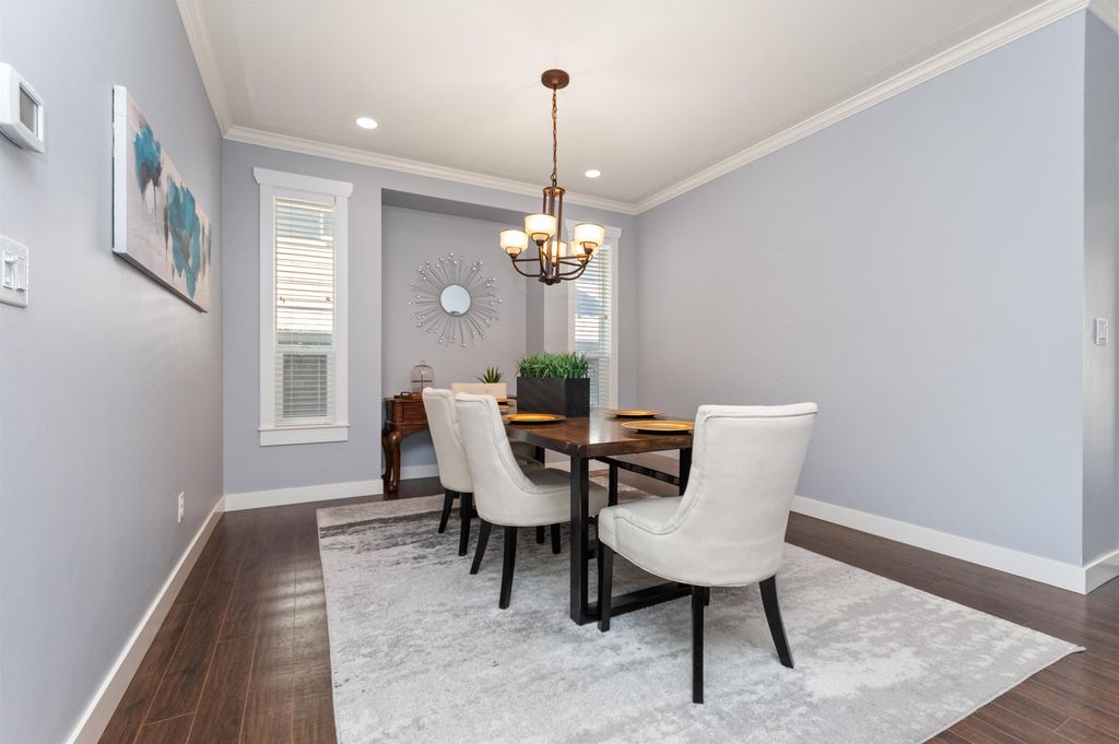 listing image 1105319546476135761