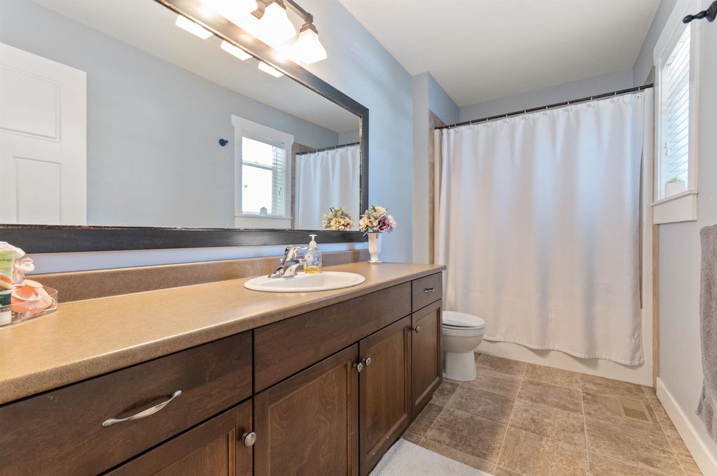 listing image 1103071264632835986