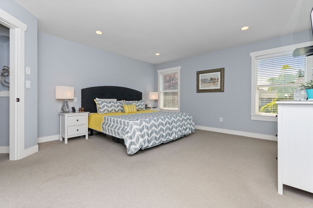 listing image 1104052943896432256
