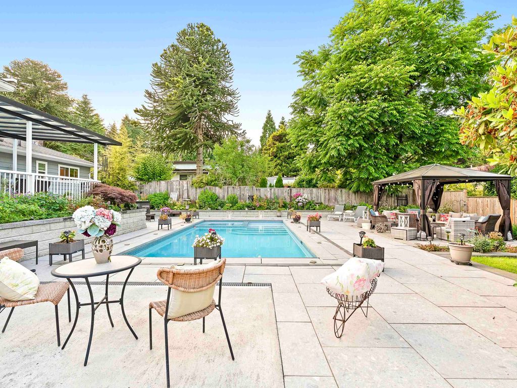 listing image 1102731882365969756