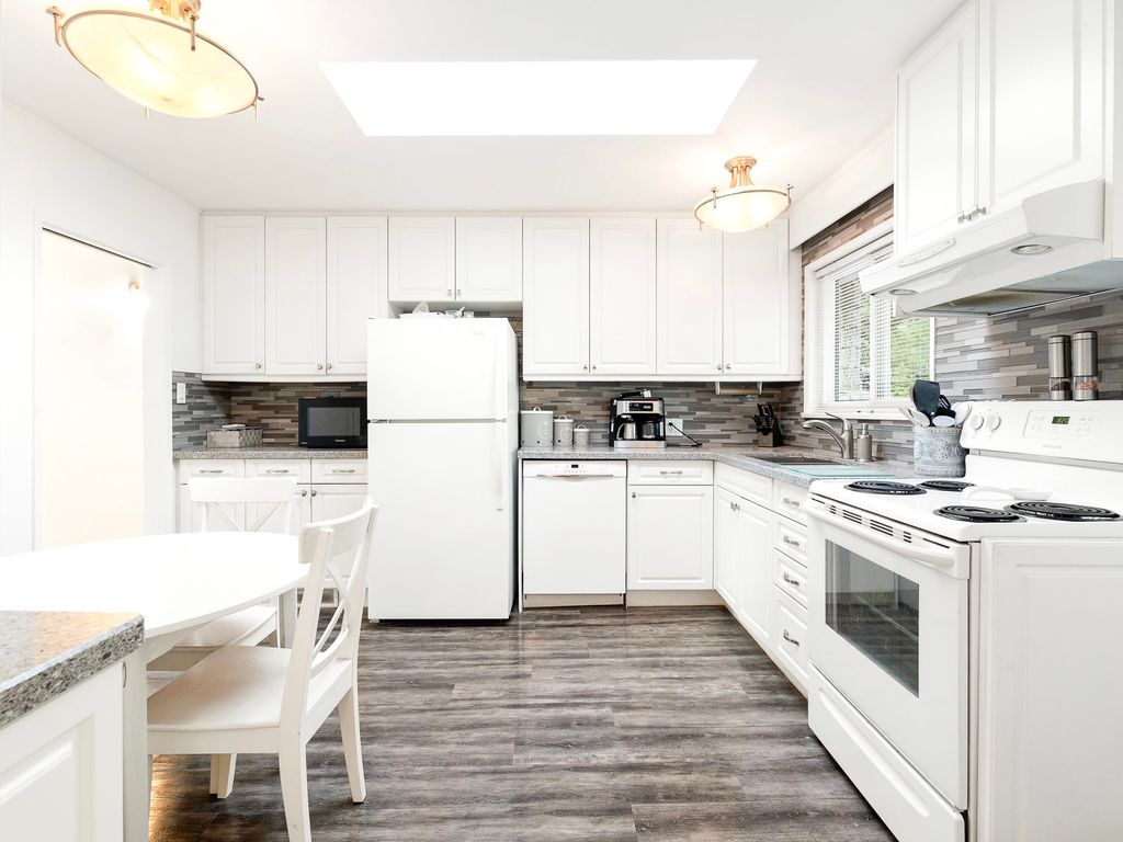 listing image 1104850628475167143