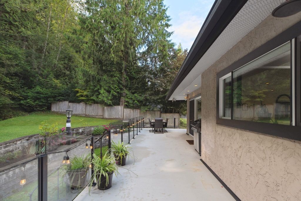 listing image 1103160745411417999